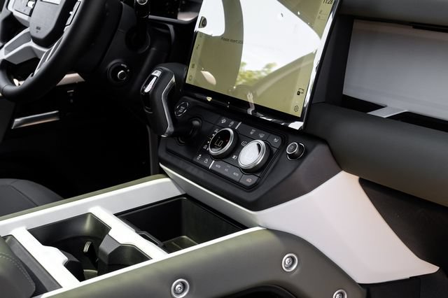New 2026 Land Rover Defender 110 X-Dynamic SE AWD/4WD image 27