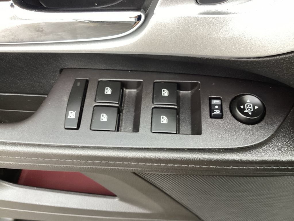 Used 2015 Chevrolet Equinox LS FWD image 32