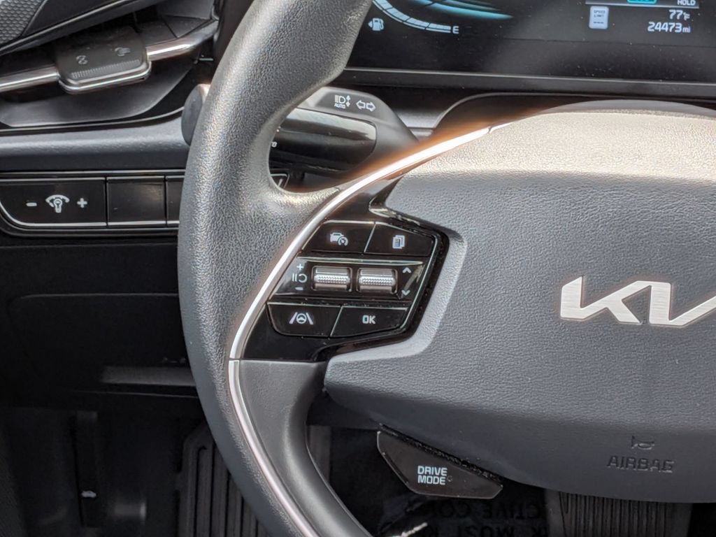 Used 2025 Kia Niro LX FWD image 17