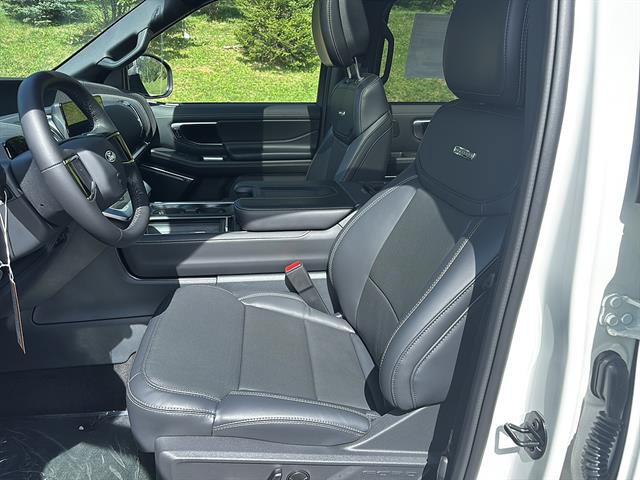 New 2027 Ford Expedition Platinum w/ Stealth Appearance Package AWD/4WD image 10