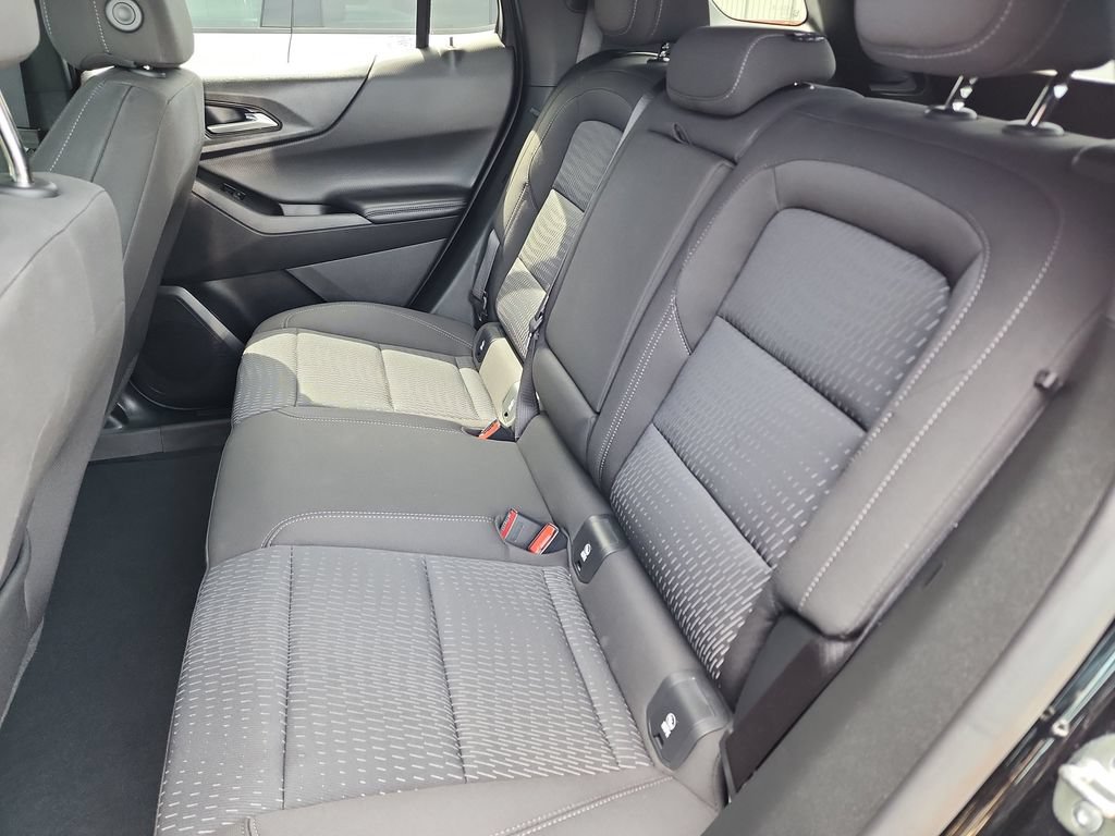 Certified 2026 Chevrolet Equinox LT FWD image 40