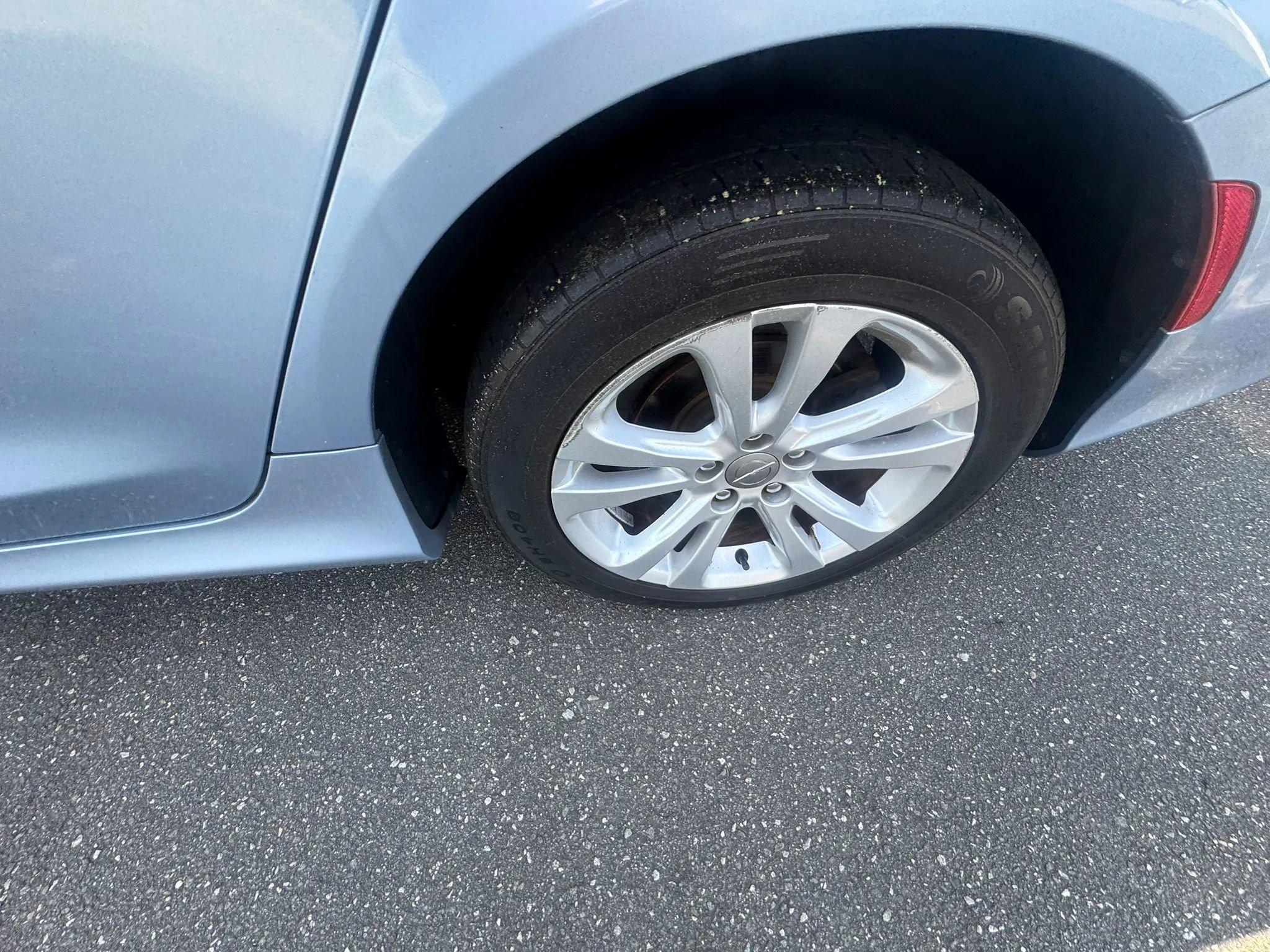 Used 2015 Chrysler 200 Limited image 10