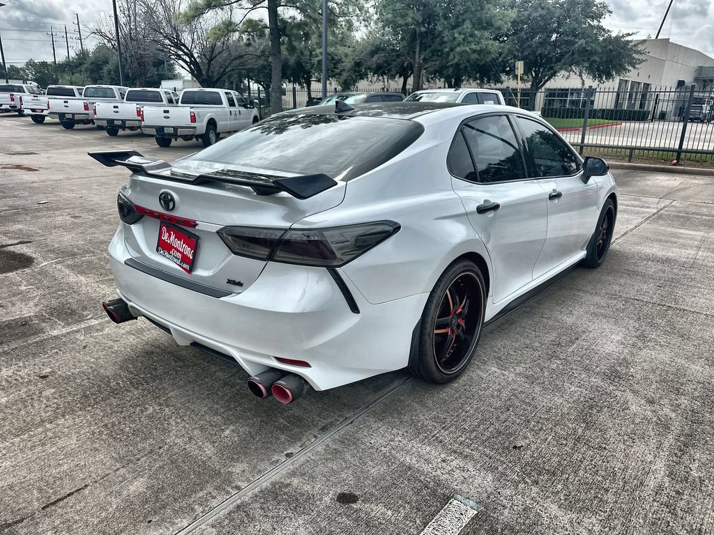 Used 2020 Toyota Camry XSE FWD image 11