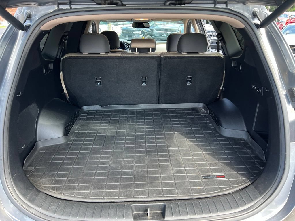 Used 2019 Hyundai Santa Fe SEL FWD image 18
