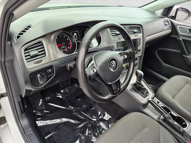 Used 2016 Volkswagen Golf S FWD image 9