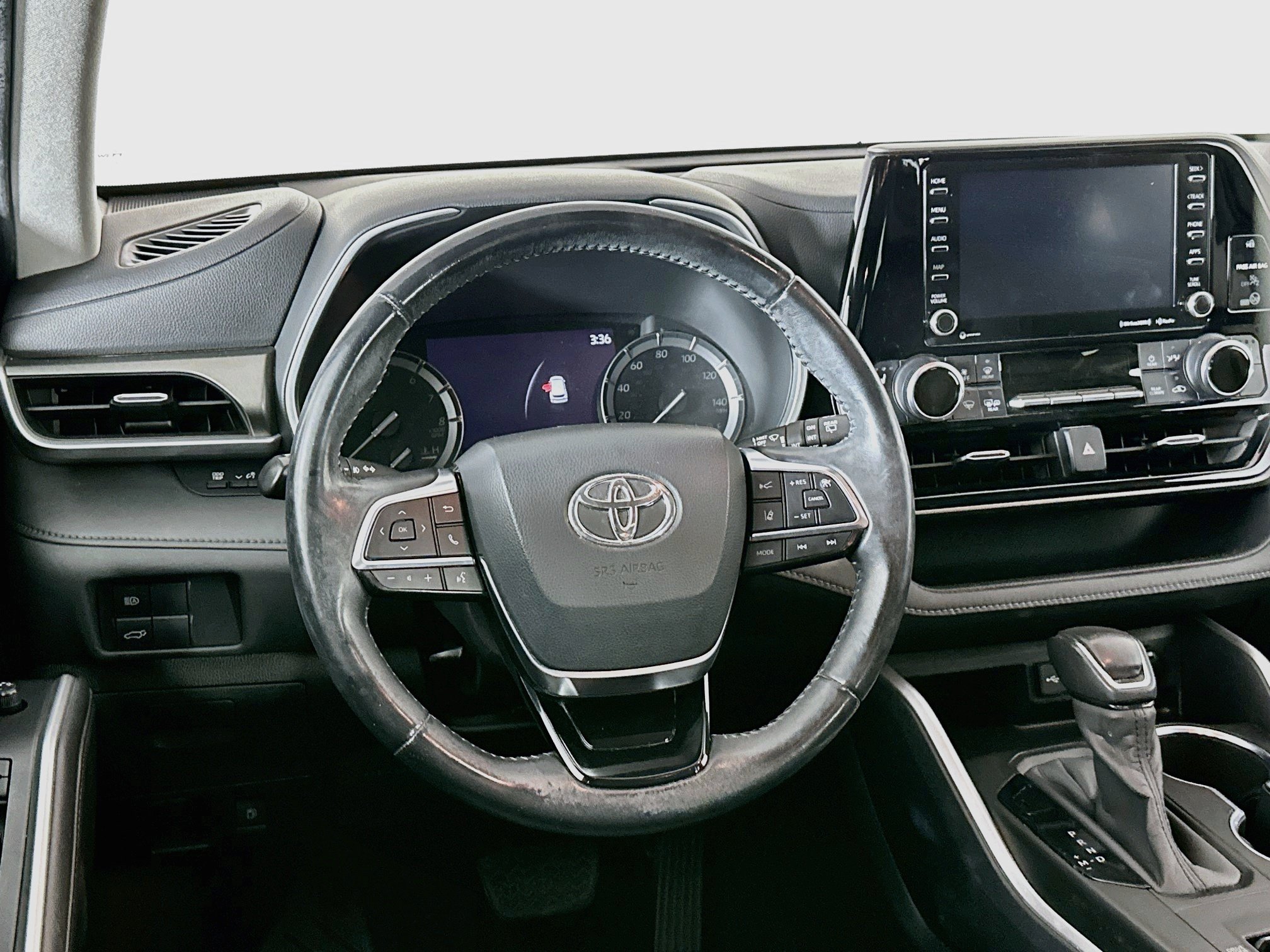 Used 2020 Toyota Highlander XLE FWD image 18