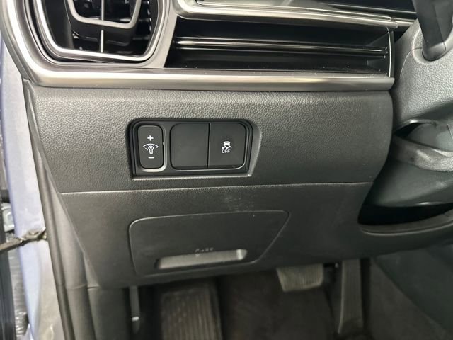 Used 2025 Kia Sorento LX image 19