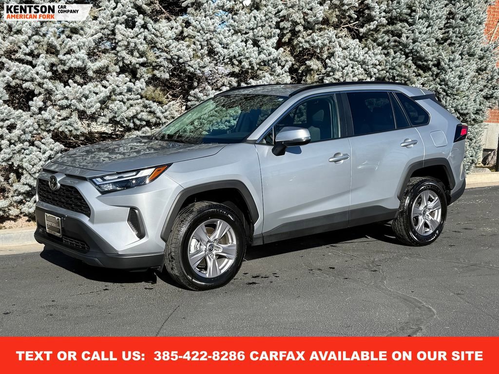 Used 2025 Toyota RAV4 XLE image 1