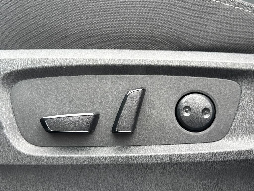 New 2026 Nissan Pathfinder SV w/ SV Premium Package image 32