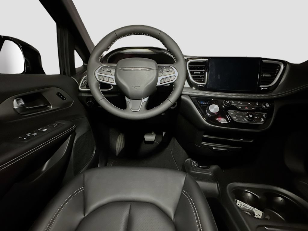 New 2027 Chrysler Pacifica Select FWD image 29