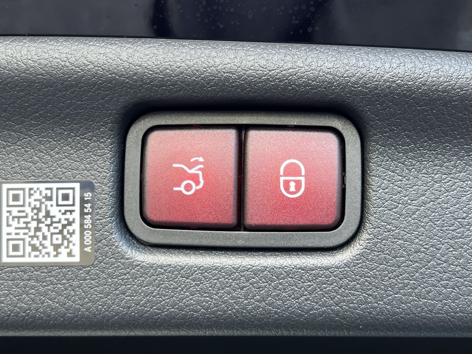Certified 2026 Mercedes-Benz C 300 4MATIC Sedan image 25