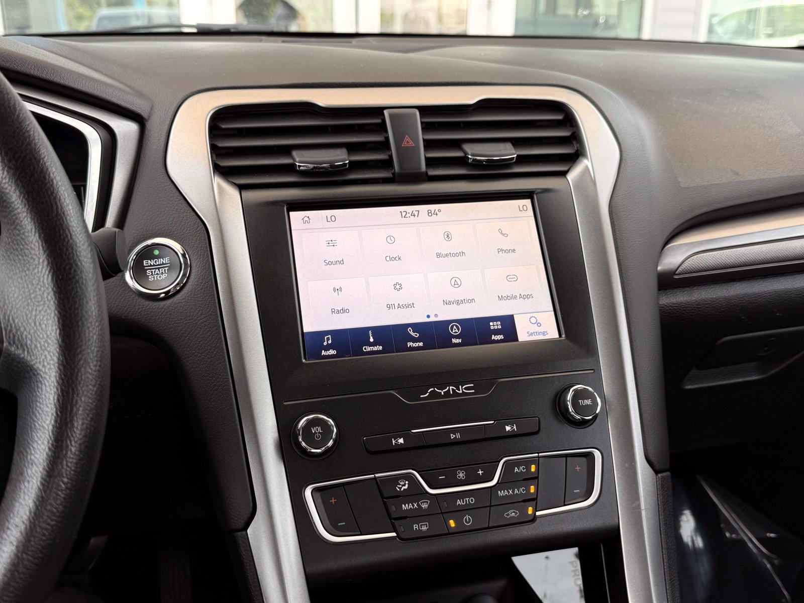 Used 2020 Ford Fusion SE FWD image 30