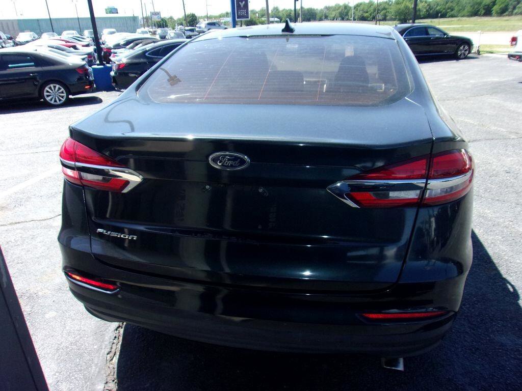 Used 2020 Ford Fusion SE image 5