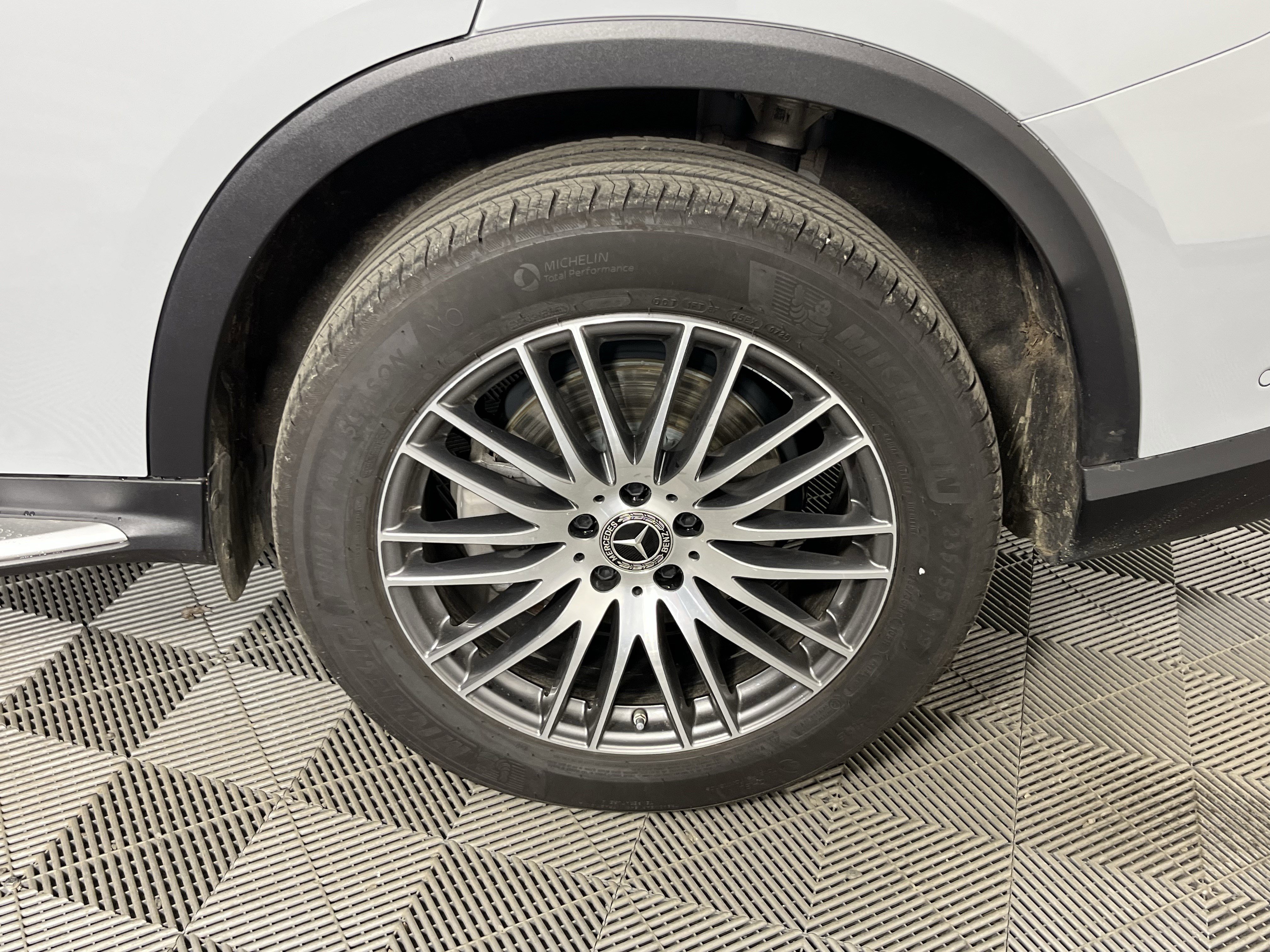 Used 2025 Mercedes-Benz GLC 300 4MATIC image 20