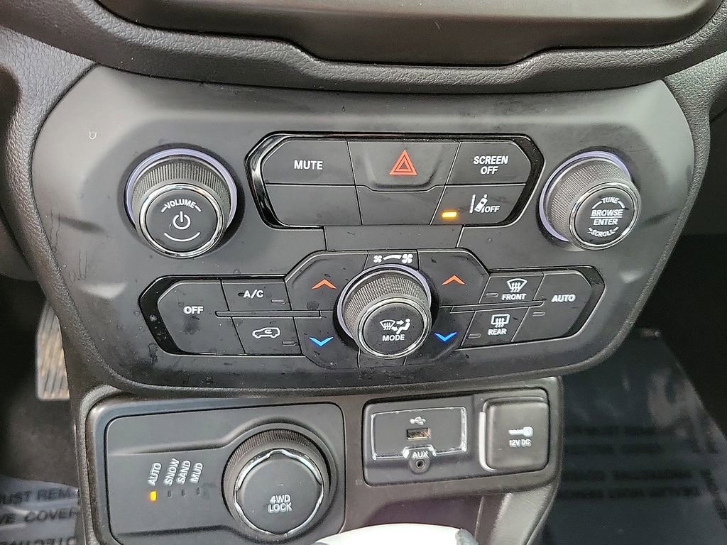 Used 2023 Jeep Renegade Latitude image 17