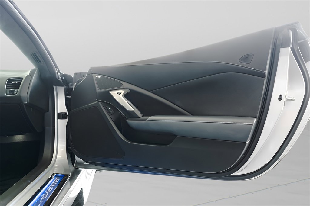 Used 2015 Chevrolet Corvette Z06 w/ 3LZ Preferred Equipment Group image 20