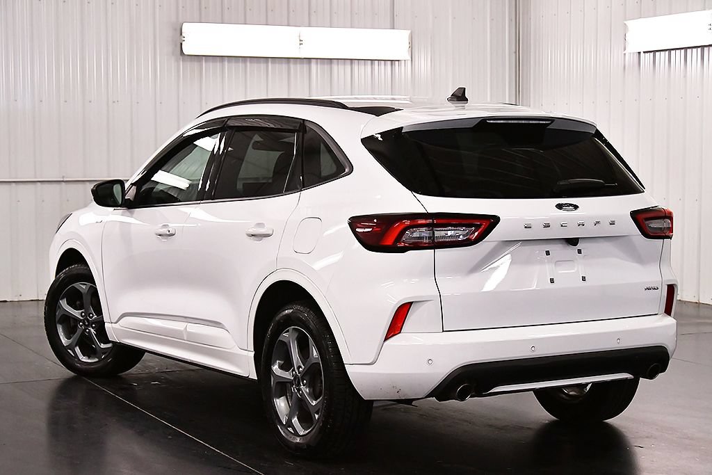 Used 2023 Ford Escape ST-Line AWD/4WD image 5