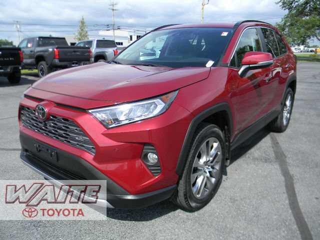 Used 2020 Toyota RAV4 Limited AWD/4WD image 5