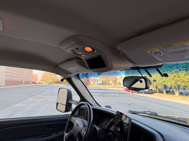 Used 2006 GMC Sierra 2500 SLE w/ Snow Plow Prep Package image 13