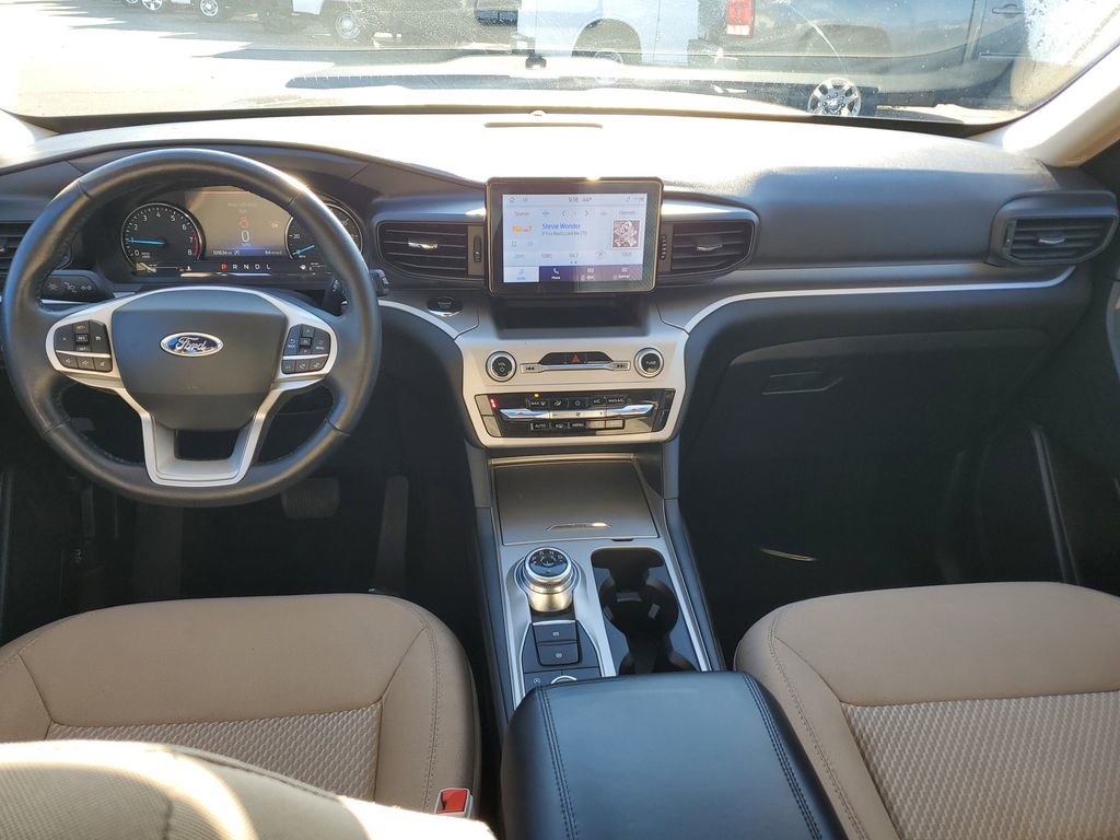 Used 2022 Ford Explorer XLT image 9