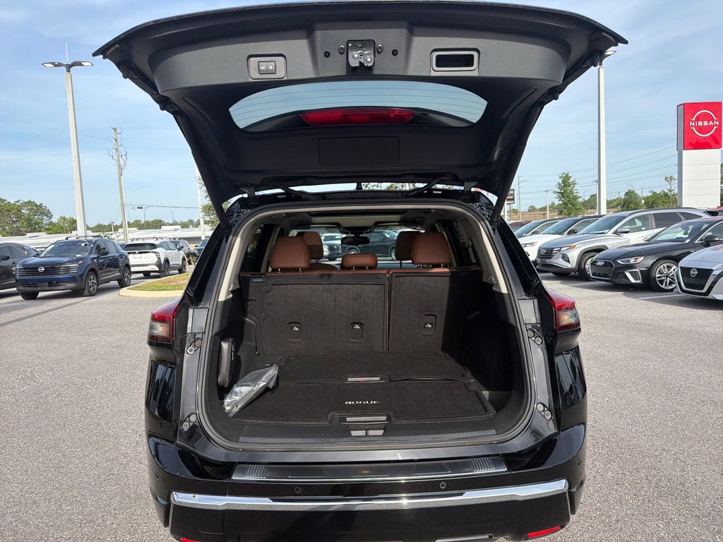 Certified 2024 Nissan Rogue Platinum w/ Platinum Premium Package FWD image 9