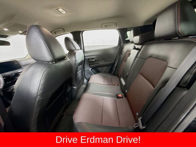 Used 2025 Nissan Kicks SR AWD/4WD image 9