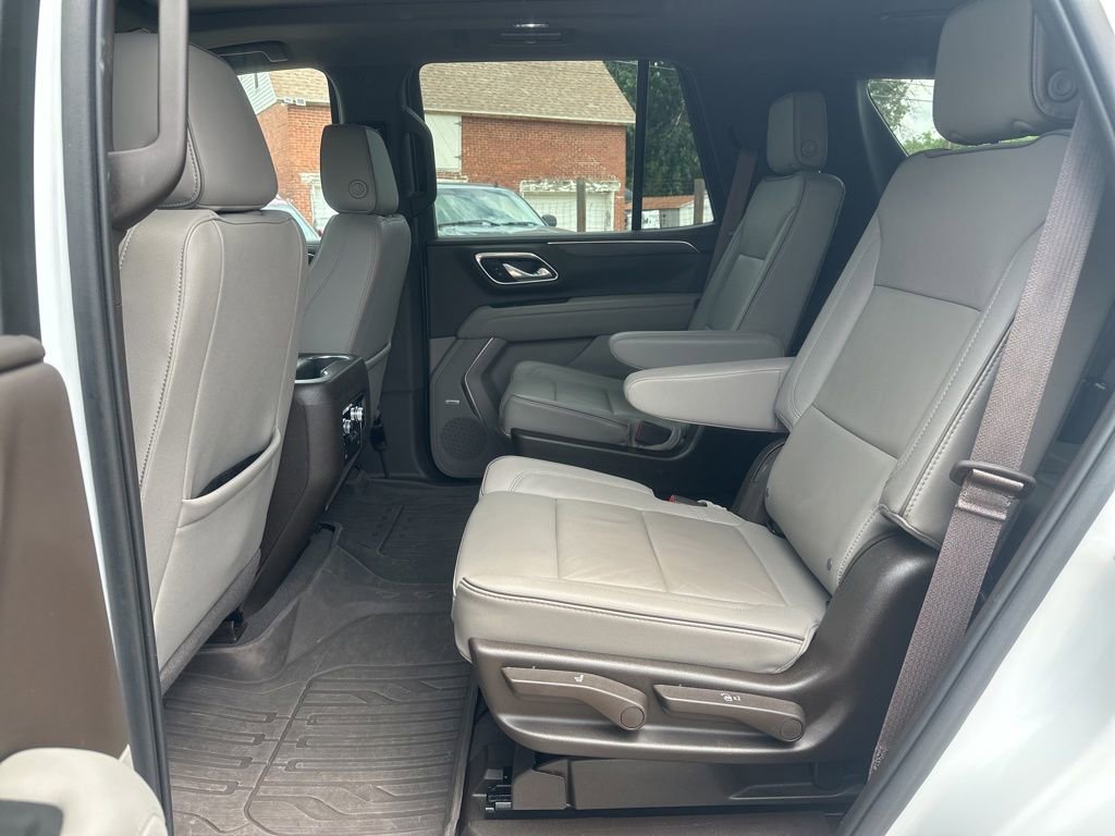 Used 2023 GMC Yukon SLT w/ SLT Premium Package AWD/4WD image 19