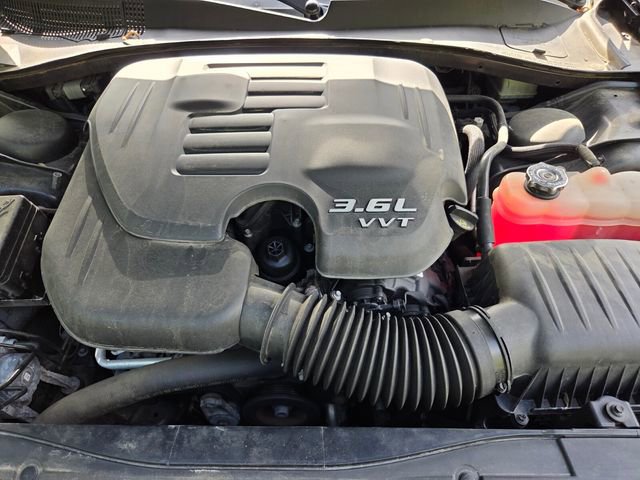 Used 2018 Chrysler 300 S w/ 300S Premium Group image 32