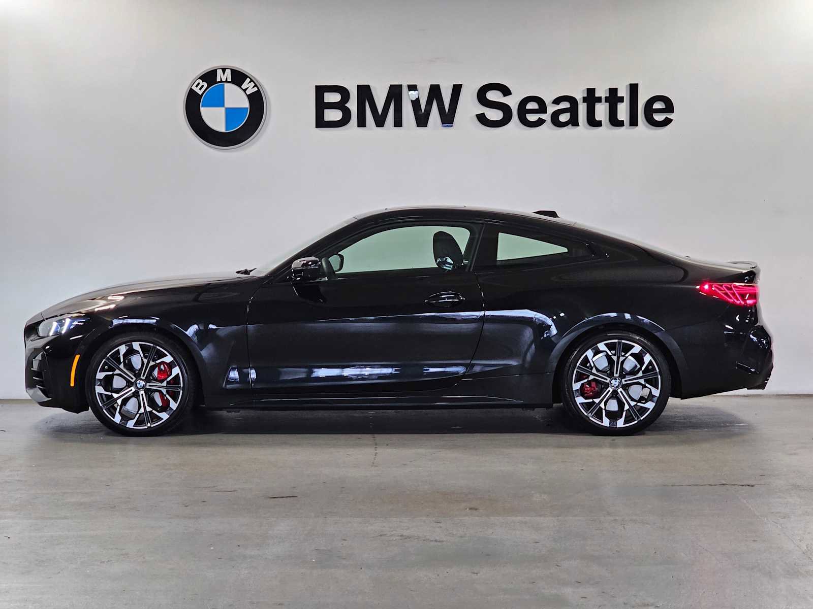 Used 2025 BMW 430i xDrive Coupe w/ M Sport Package image 3