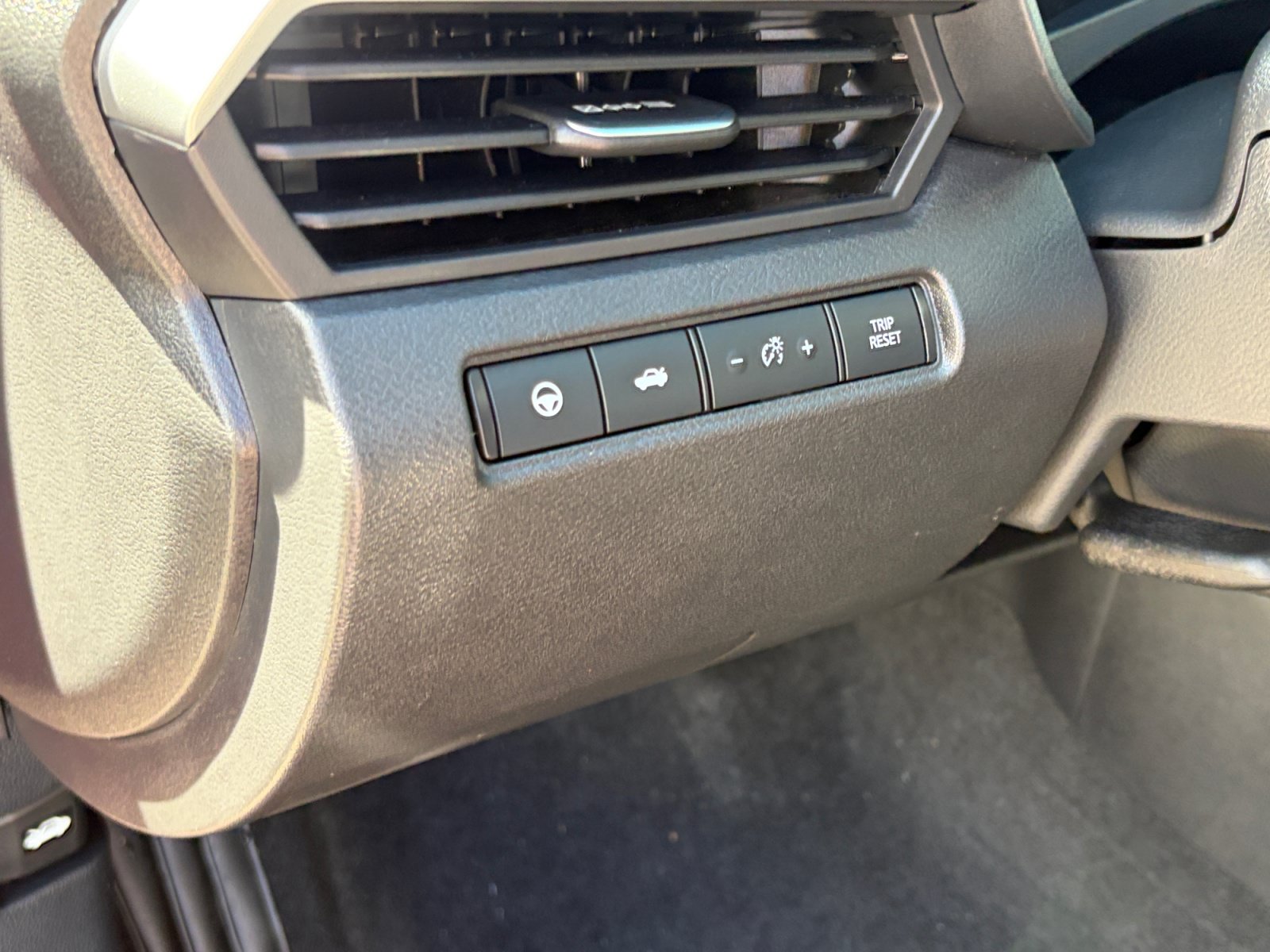 Used 2023 Nissan Altima 2.5 SV w/ SV Premium Package AWD/4WD image 17