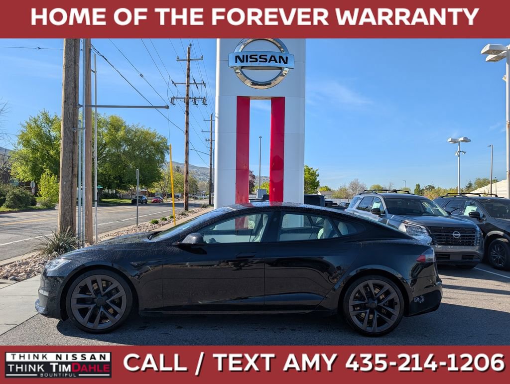 Used 2022 Tesla Model S Plaid image 1