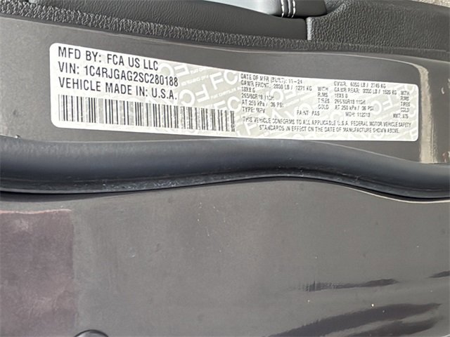 Certified 2025 Jeep Grand Cherokee Laredo X w/ Luxury Tech Group I image 44