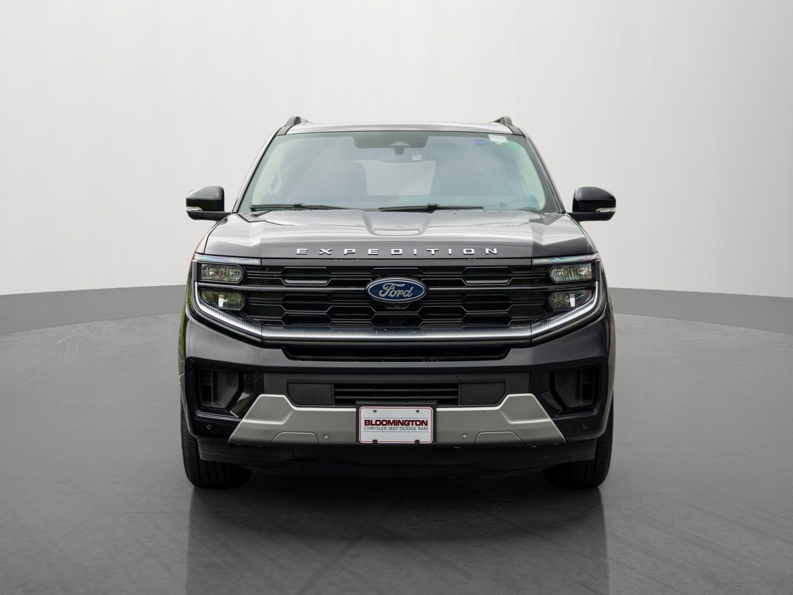Used 2025 Ford Expedition Platinum AWD/4WD image 2