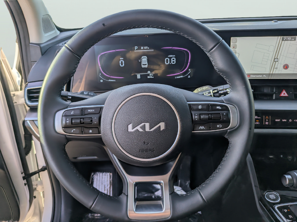 Used 2025 Kia Sportage EX FWD image 27