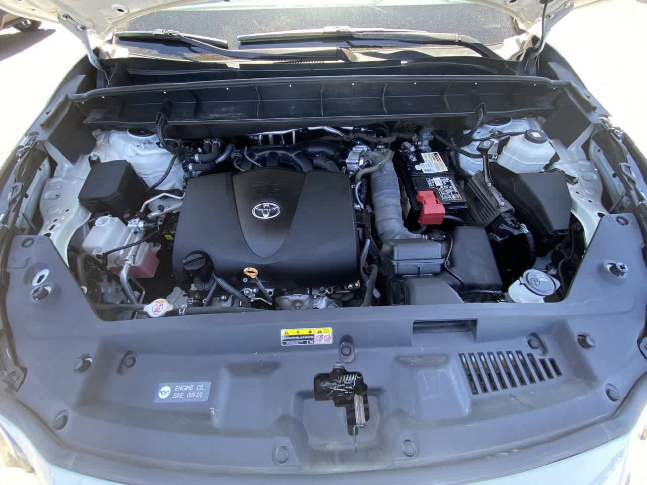 Used 2021 Toyota Highlander XLE AWD/4WD image 27