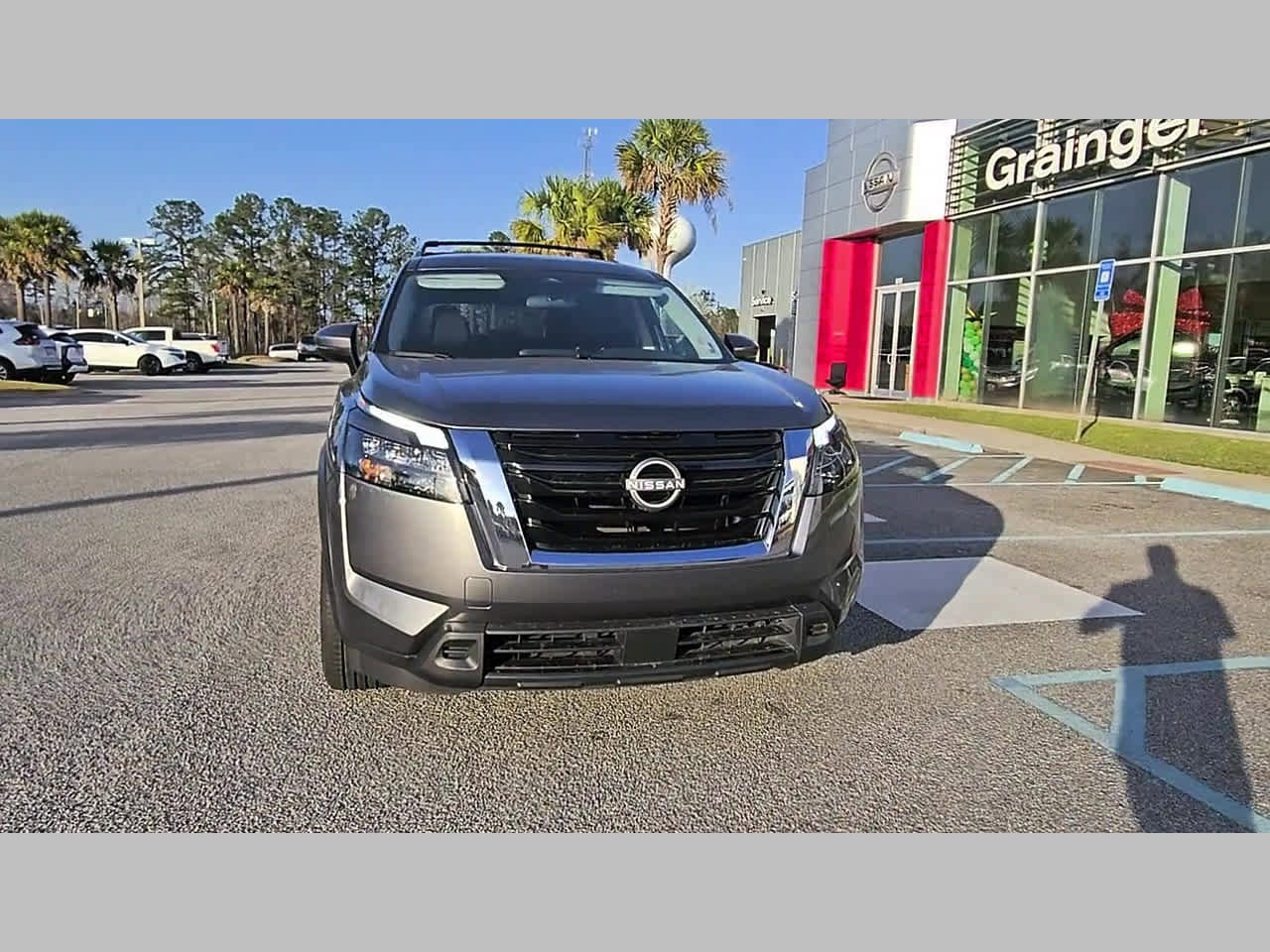Used 2024 Nissan Pathfinder SV w/ Cargo Package image 18