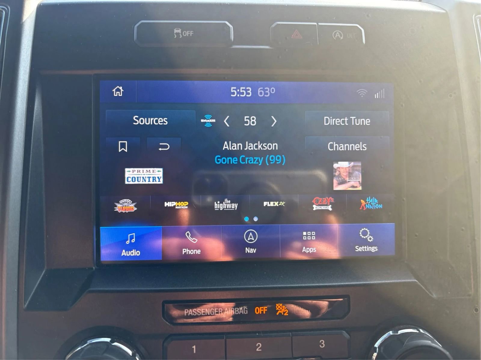 Used 2020 Ford F150 XLT w/ Equipment Group 302A Luxury AWD/4WD image 27