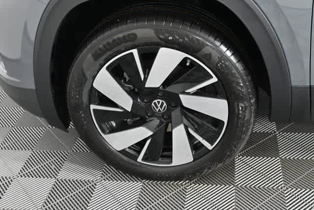 New 2026 Volkswagen Atlas Cross Sport SE FWD image 8