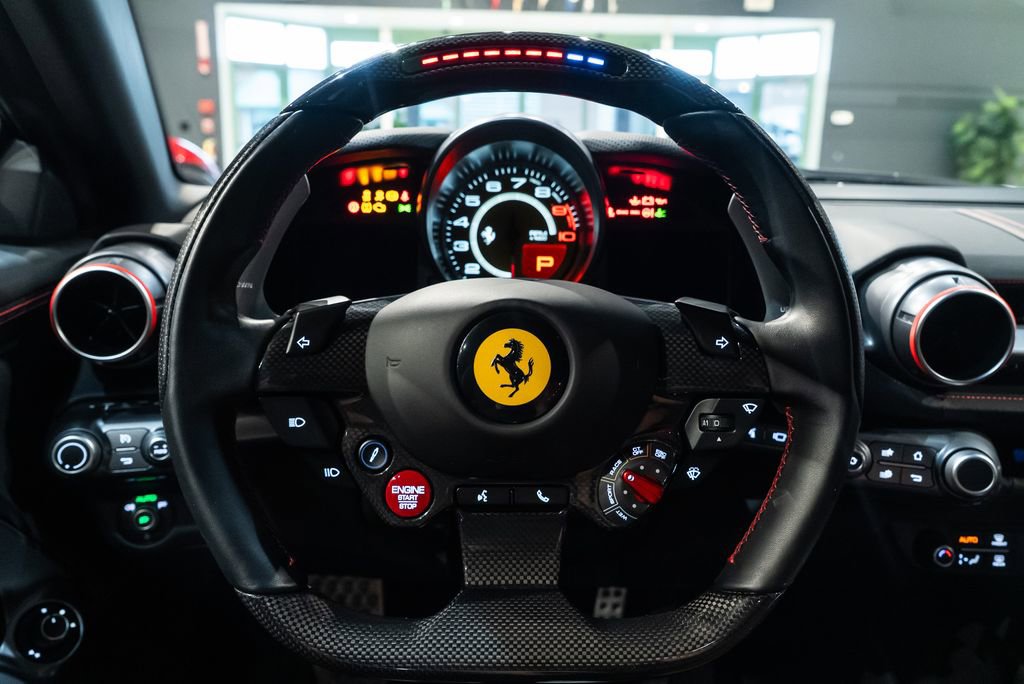 Used 2020 Ferrari 812 Superfast RWD image 5