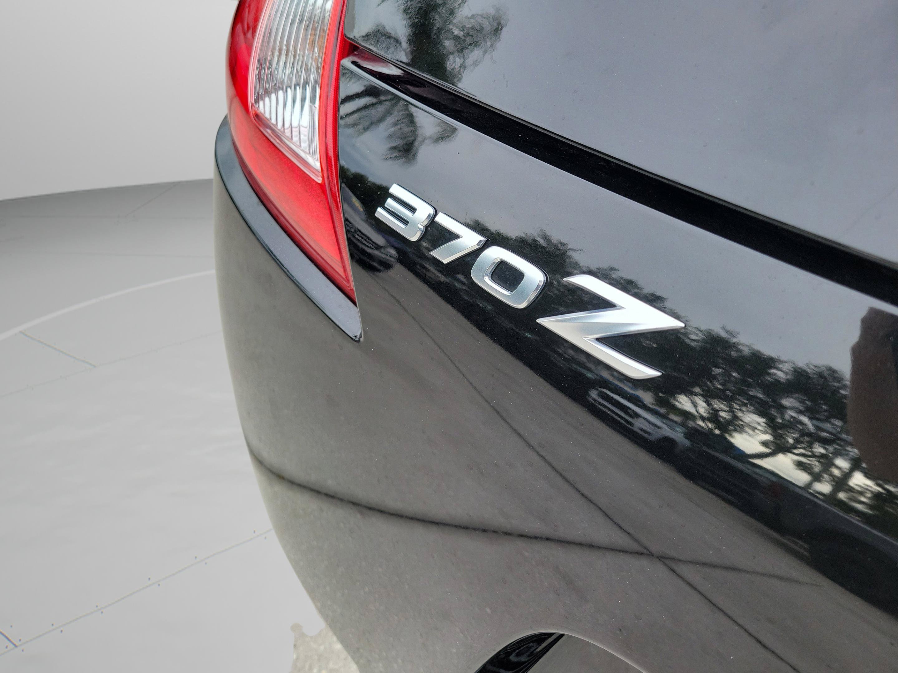 Used 2016 Nissan 370Z Touring RWD image 32