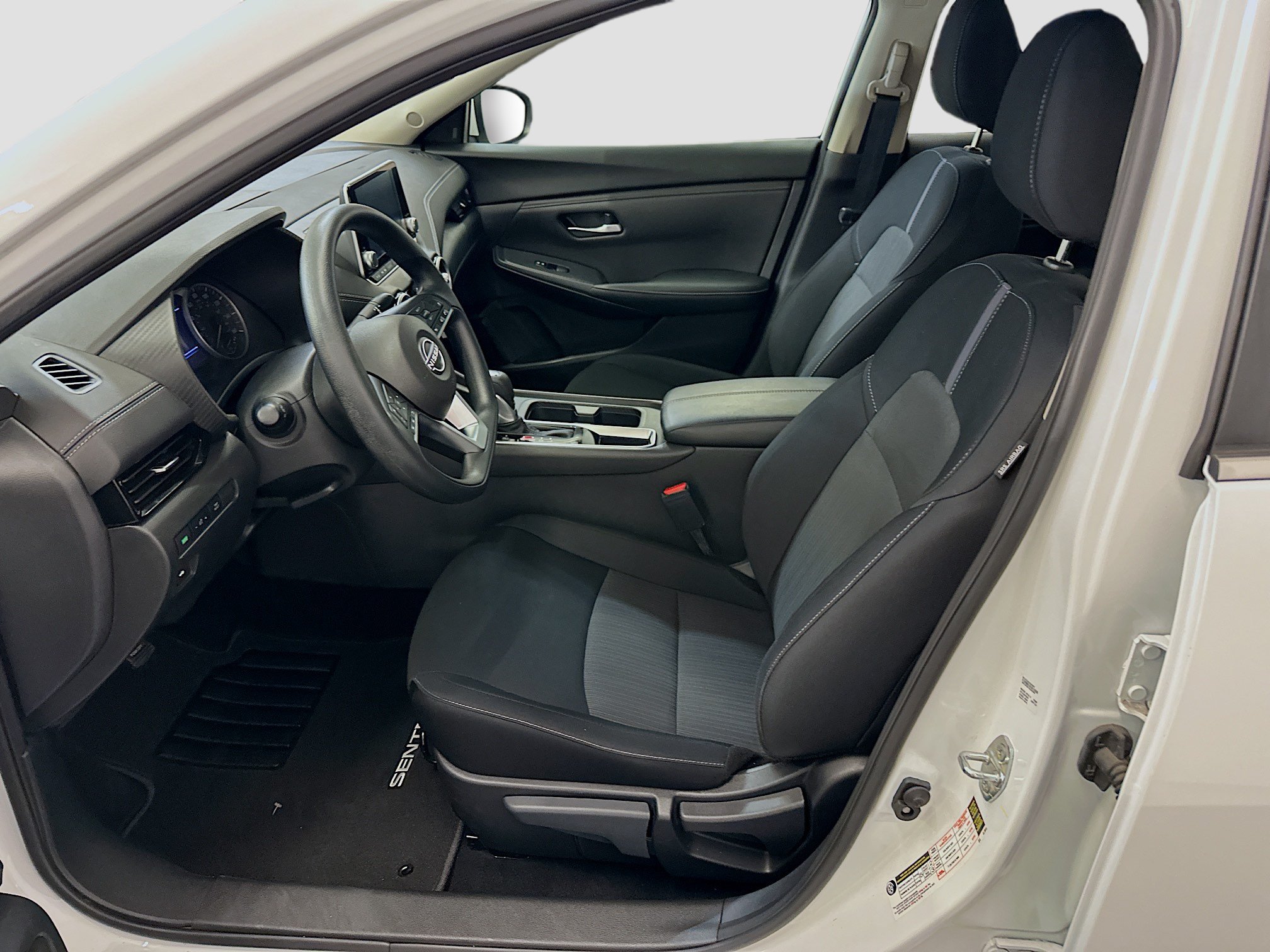 Used 2024 Nissan Sentra SV FWD image 13