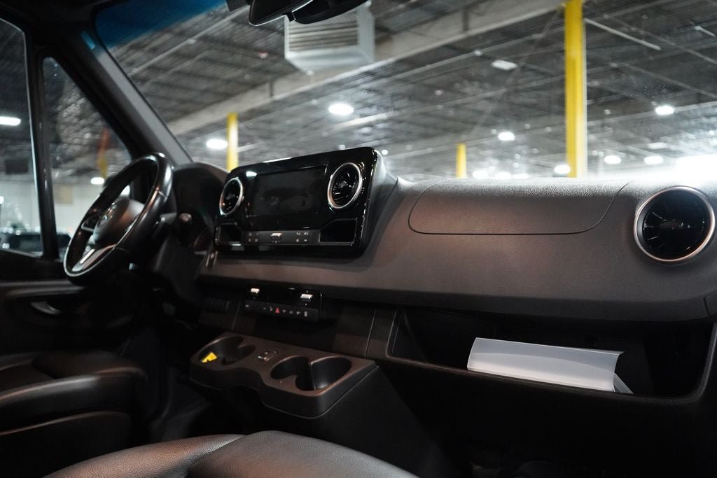 Used 2020 Mercedes-Benz Sprinter 2500 image 27