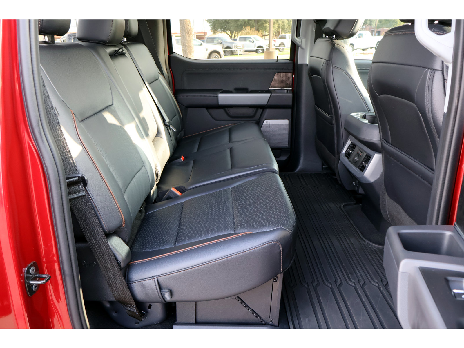 Used 2025 Ford F250 Lariat w/ Lariat Ultimate Package AWD/4WD image 23