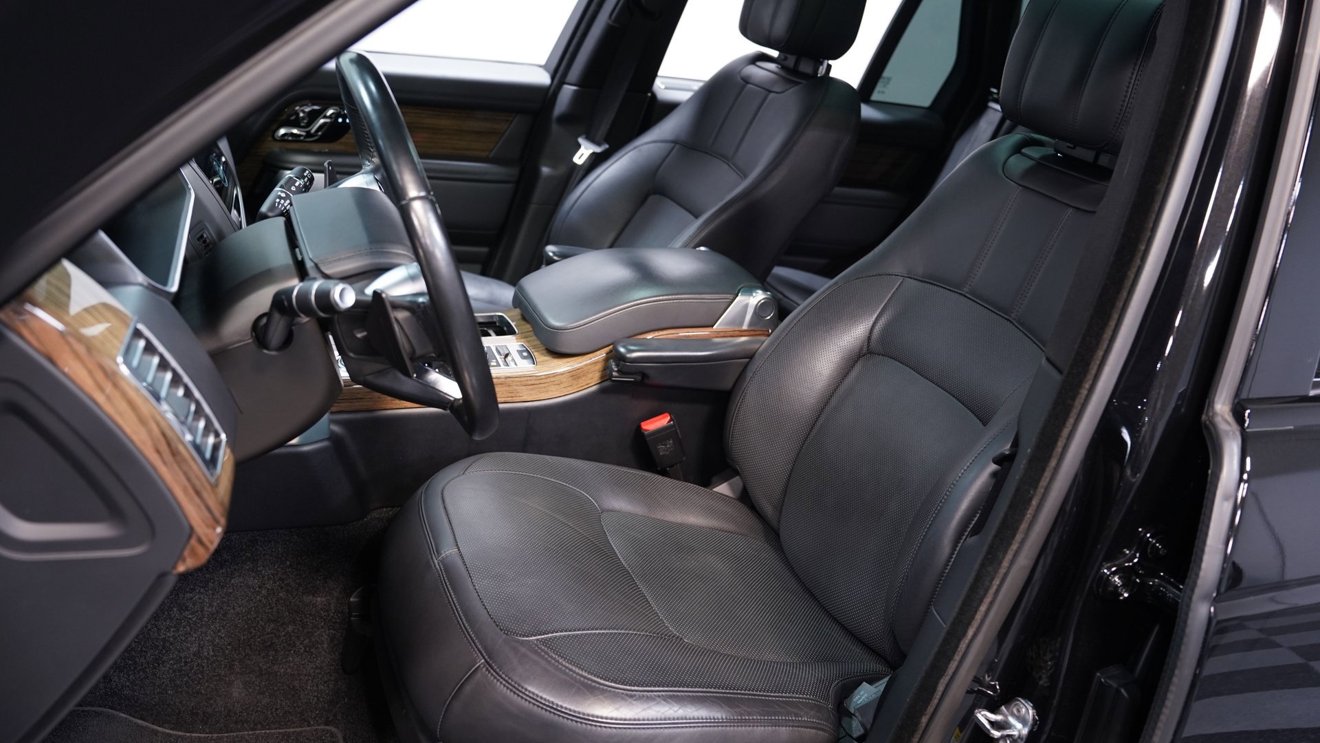 Used 2019 Land Rover Range Rover Supercharged AWD/4WD image 34