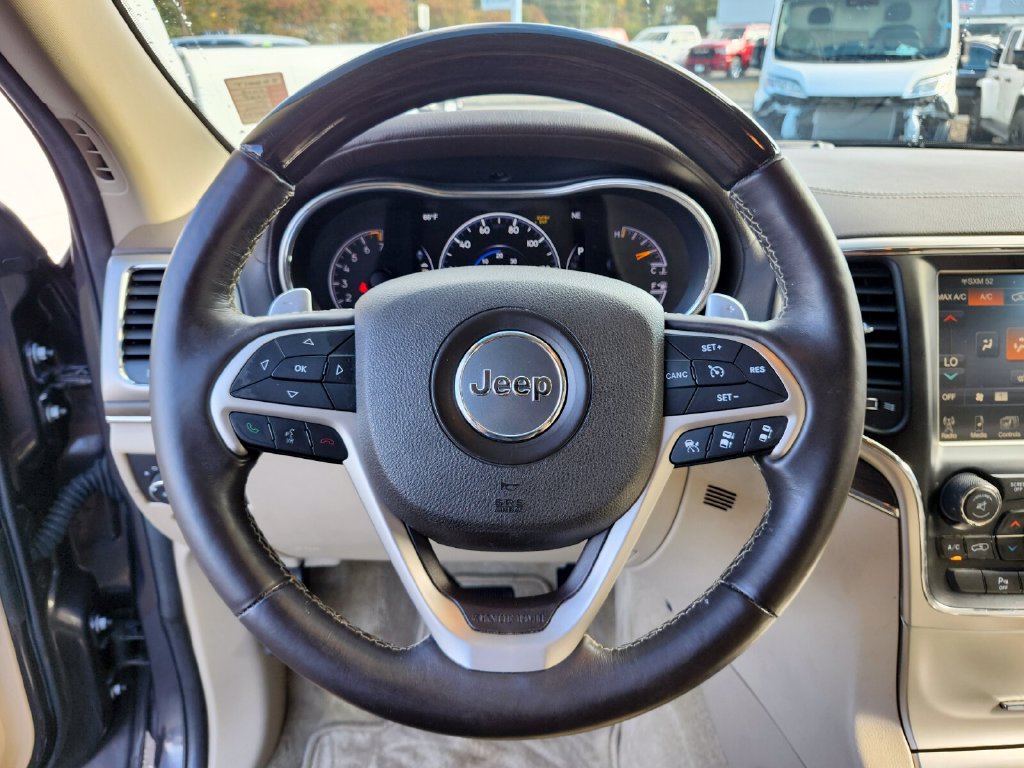 Used 2015 Jeep Grand Cherokee Overland w/ Advanced Technology Group AWD/4WD image 29