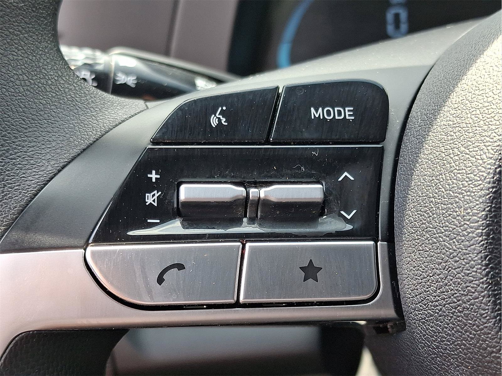 Certified 2024 Hyundai Elantra SE FWD image 18