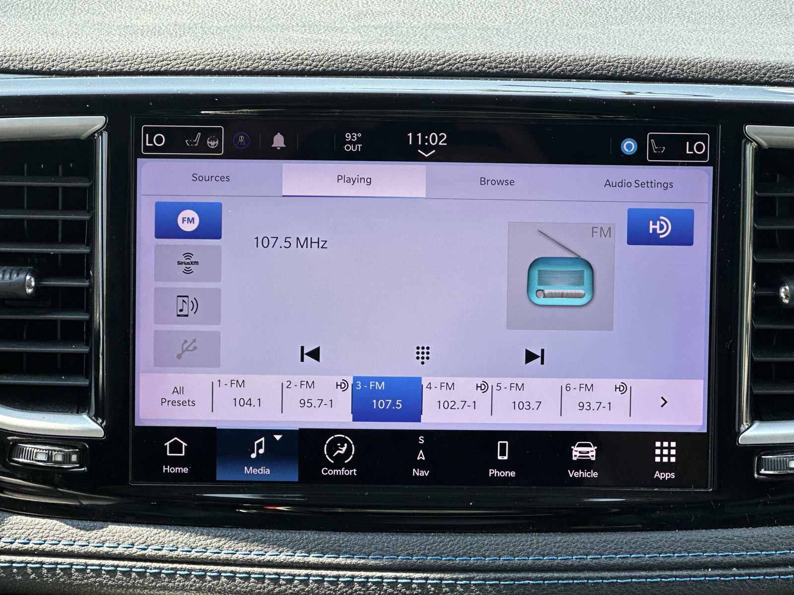 Used 2021 Chrysler Pacifica Touring-L FWD image 26