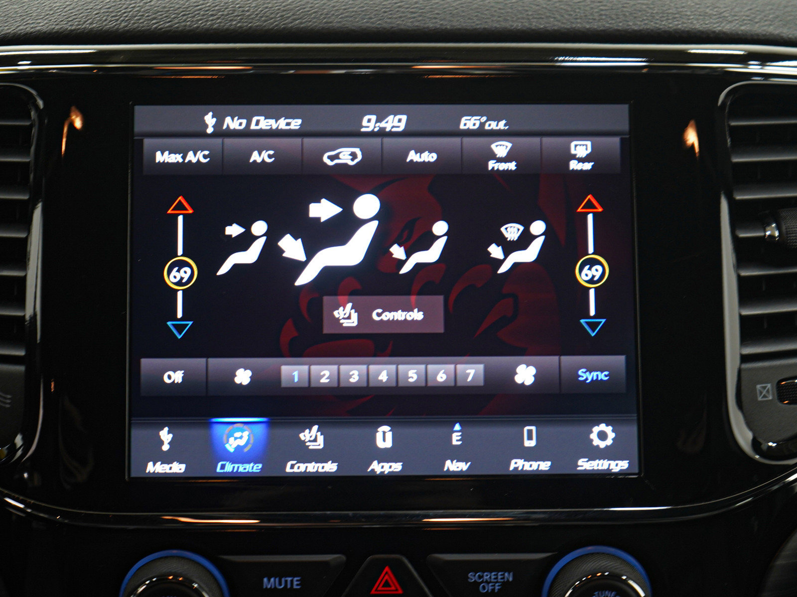 Used 2020 Jeep Grand Cherokee Altitude image 17