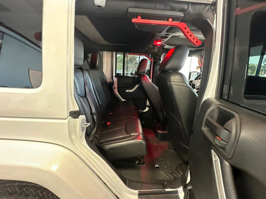 Used 2015 Jeep Wrangler Unlimited Rubicon AWD/4WD image 29