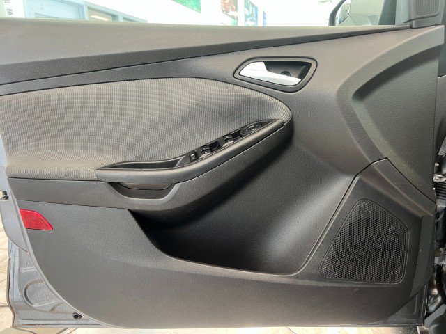 Used 2012 Ford Focus SE FWD image 12